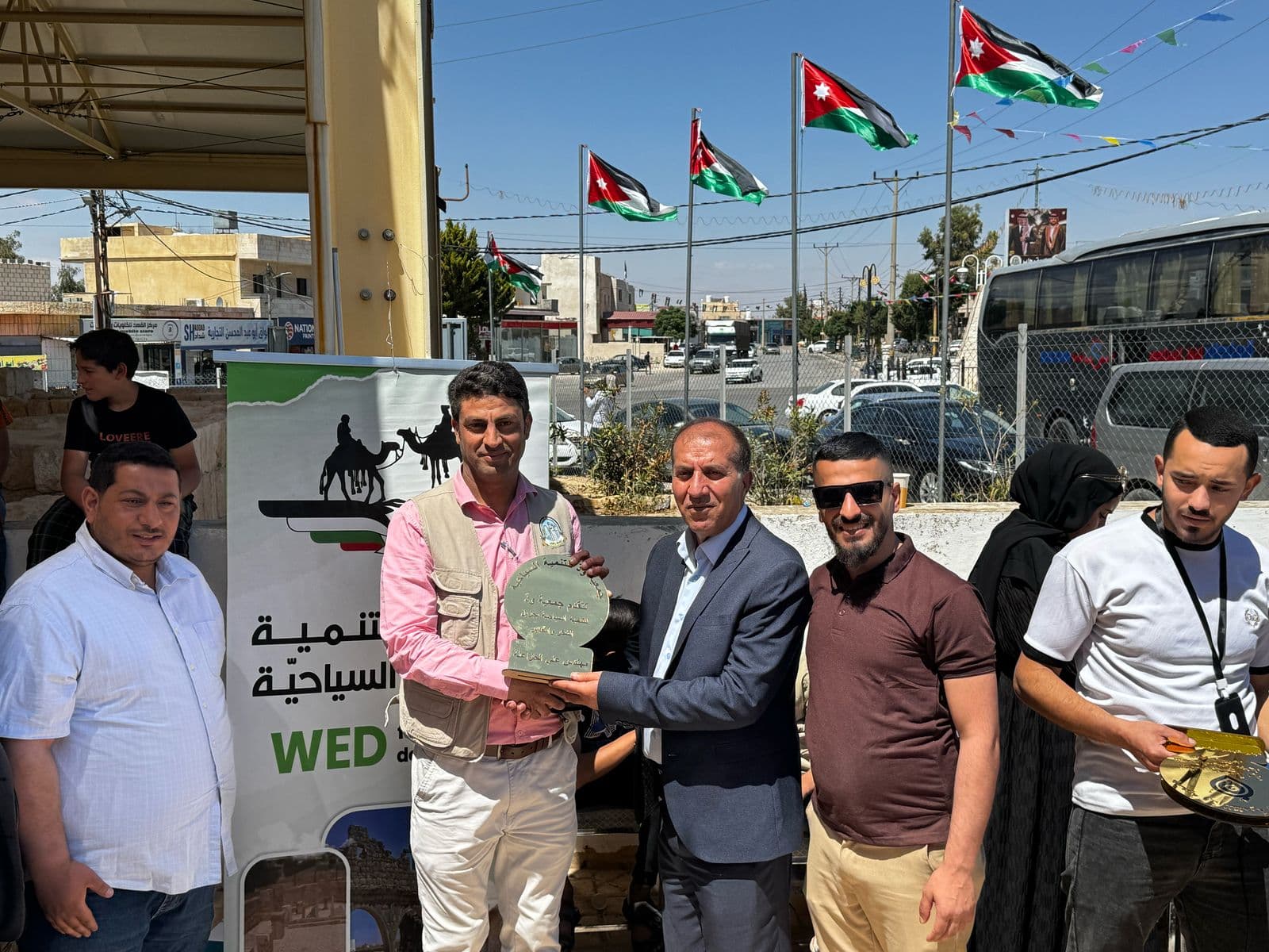 986b33af-668d-45d5-ae46-53bdbd4c2317